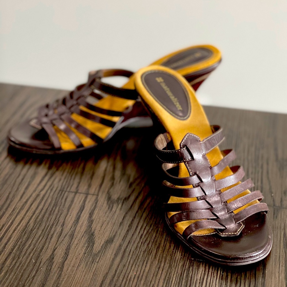 Naturalizer Size 9 Dainty Wedge